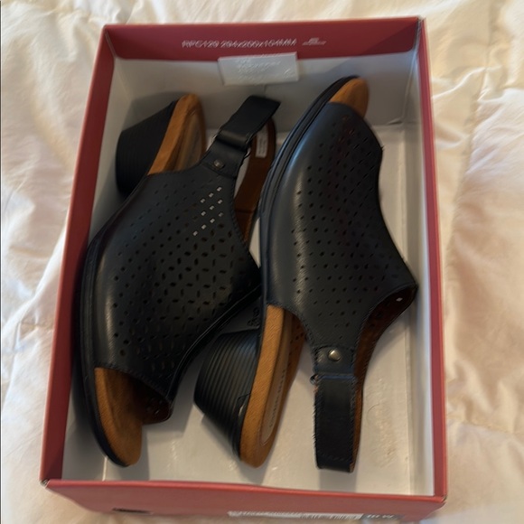 Cobb Hill by New Balance Shoes - Women’s Black Perforated Sandals